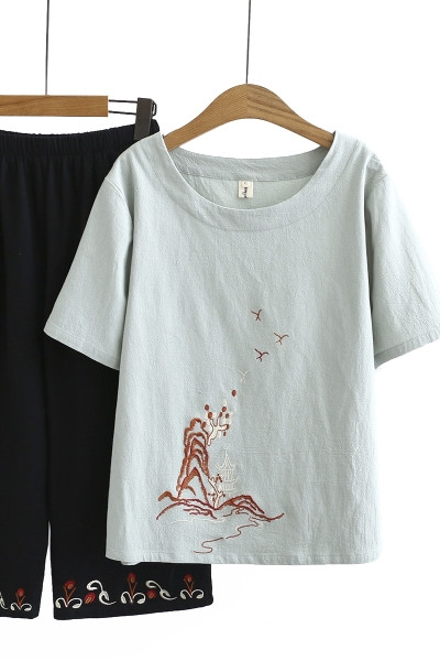 Καθημερινό γυναικείο σετ με κεντήματα κατάλληλα για το καλοκαίρι