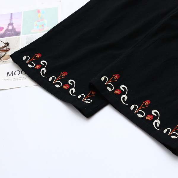 Καθημερινό γυναικείο σετ με κεντήματα κατάλληλα για το καλοκαίρι