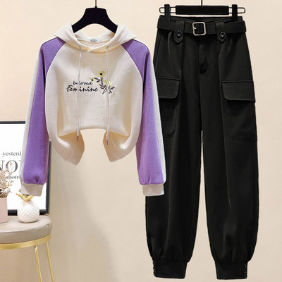 Sportlik ja vabaaja naiste komplekt kapuutsiga pluusist ja taskutega pükstest