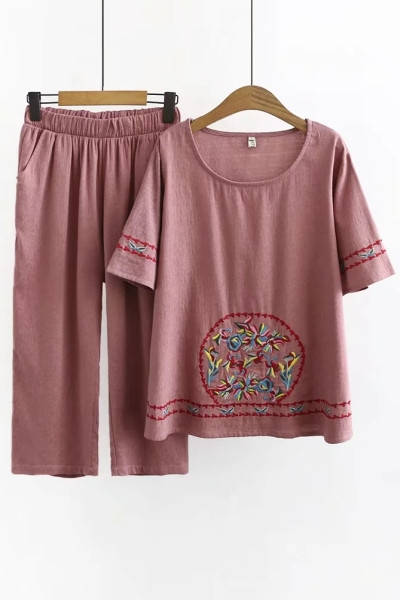 Naiste vabaaja komplekt taskute ja tikanditega