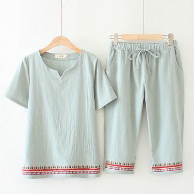 Naiste komplekt lipsude ja elastse vöökohaga