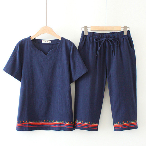 Naiste komplekt lipsude ja elastse vöökohaga