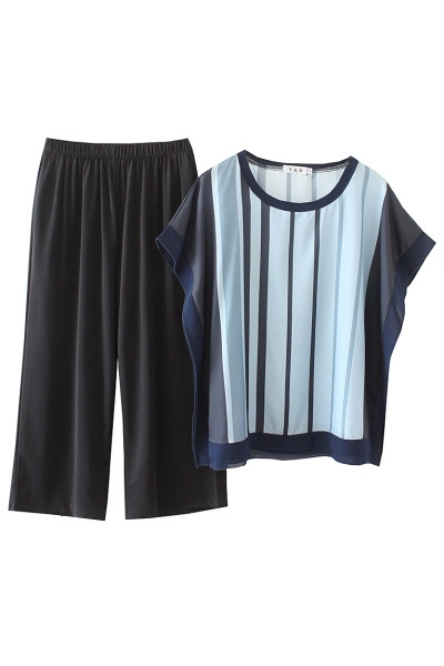 Naiste komplekt kahest osast - T-särk ja püksid
