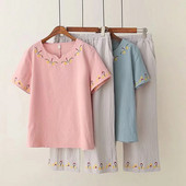 Naiste vabaaja komplekt roosa ja sinise tikandiga