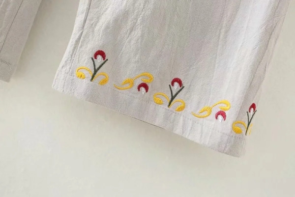 Naiste vabaaja komplekt roosa ja sinise tikandiga