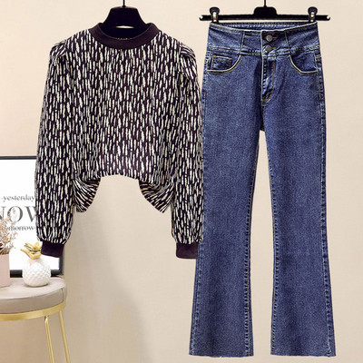Дамски комплект от блуза и дънки