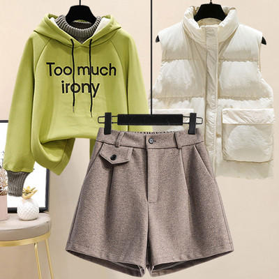 Kolmeosaline komplekt - lühikesed püksid, dressipluus ja vest