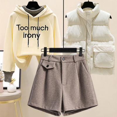 Kolmeosaline komplekt - lühikesed püksid, dressipluus ja vest