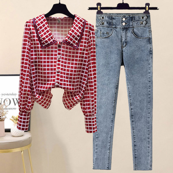 Naiste vabaaja komplekt ruudulisest särgist ja elastsetest teksadest