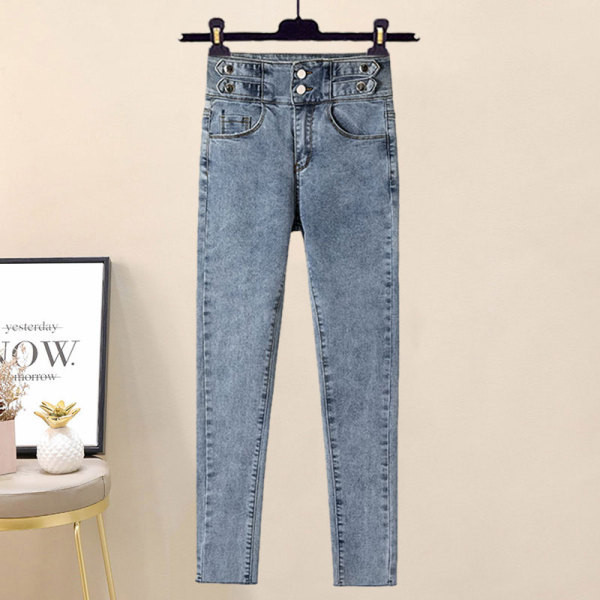 Naiste vabaaja komplekt ruudulisest särgist ja elastsetest teksadest