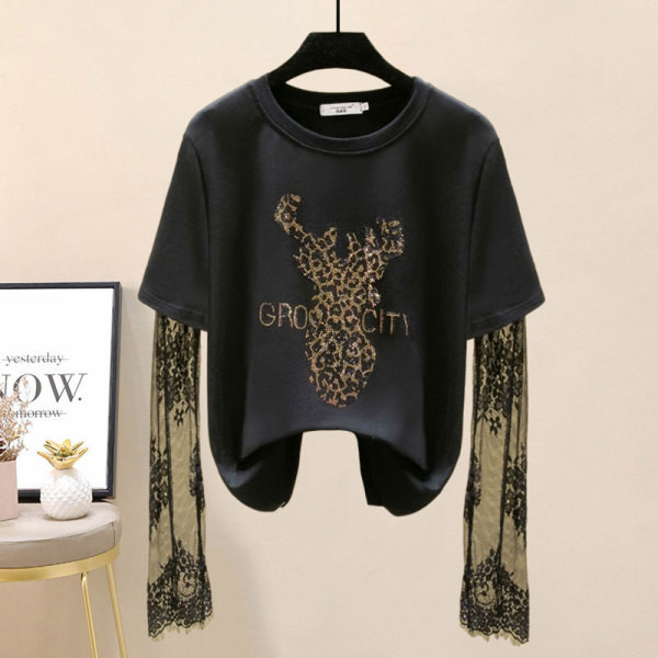 Модерен дамски сет от две части блуза с обло деколте и дънки с колан