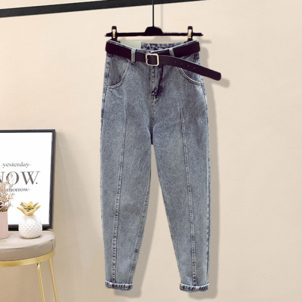 Модерен дамски сет от две части блуза с обло деколте и дънки с колан