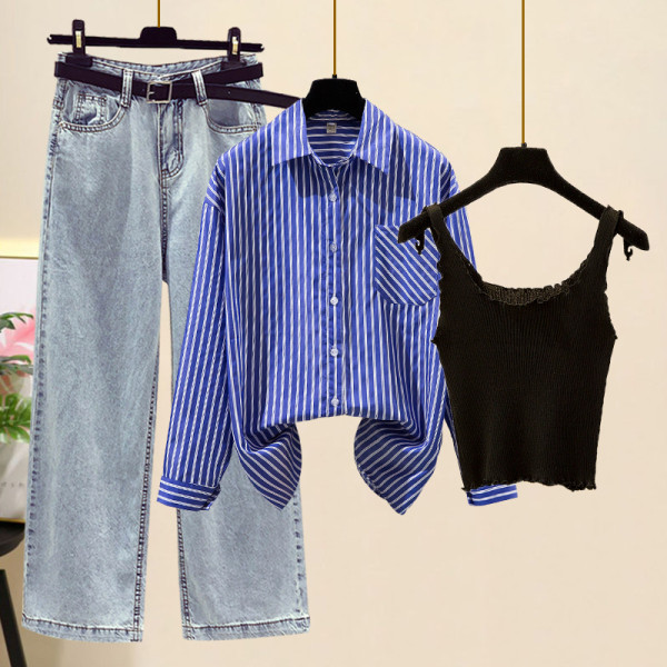 Naiste päevakomplekt – kolmes osas