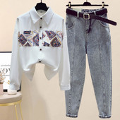 Moodne aplikatsiooniga naiste särgikomplekt ja teksad