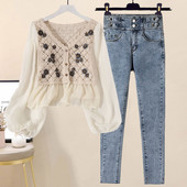 Moodne tikandiga särgikomplekt ja pikad teksad