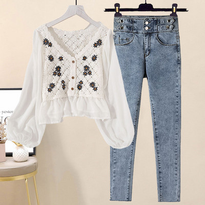 Moodne tikandiga särgikomplekt ja pikad teksad