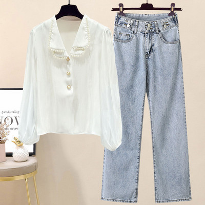 Комплект от риза в бял цвят с перли и дънки