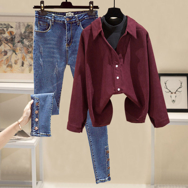 Дамски модерен комплект от две части с копчета в няколко цвята