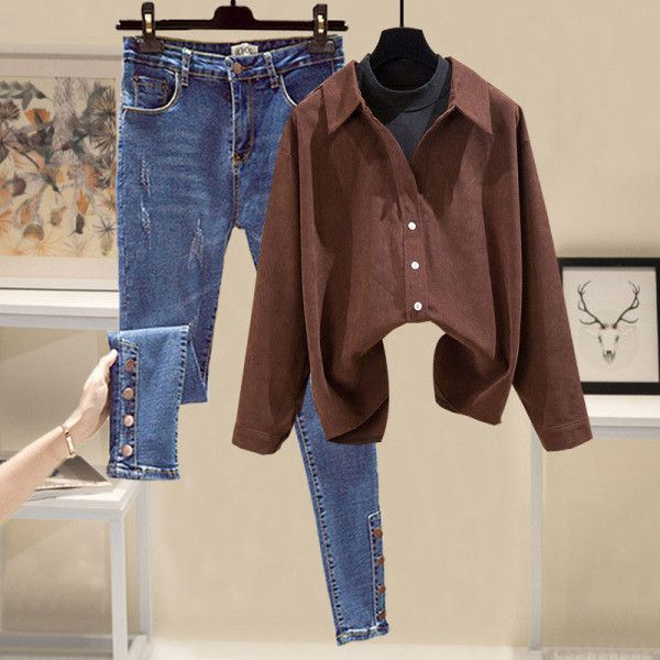 Дамски модерен комплект от две части с копчета в няколко цвята