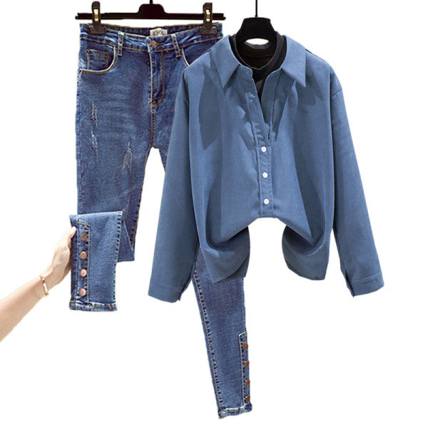 Дамски модерен комплект от две части с копчета в няколко цвята