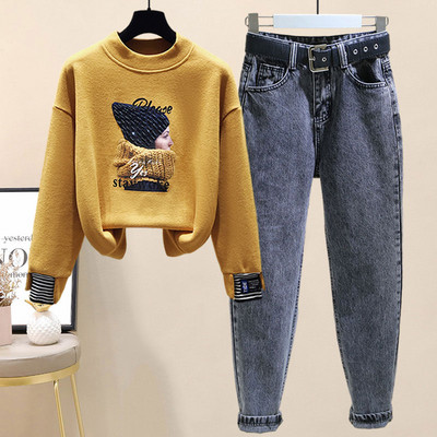 Модерна плътна блуза с цветна апликация и дънки