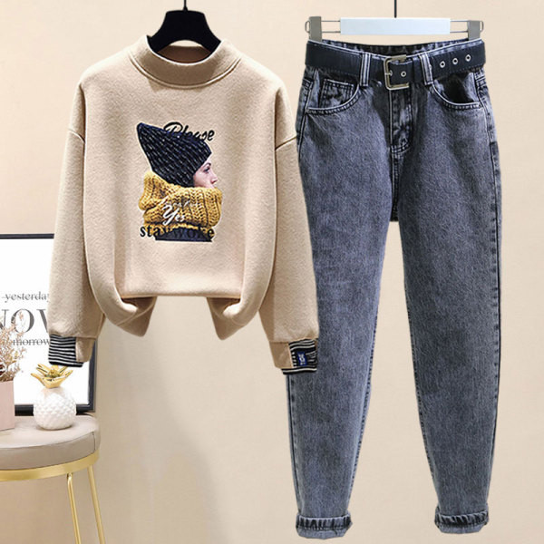 Модерна плътна блуза с цветна апликация и дънки