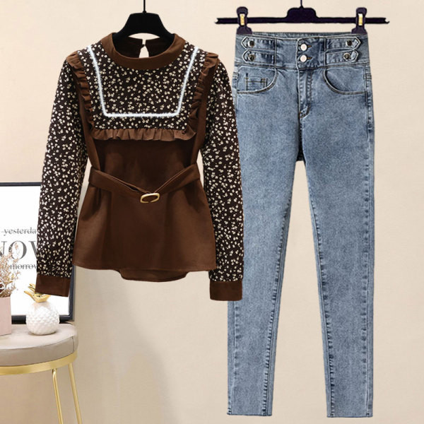 Пролетен сет - блуза от тънко плетиво с къдри и дънки