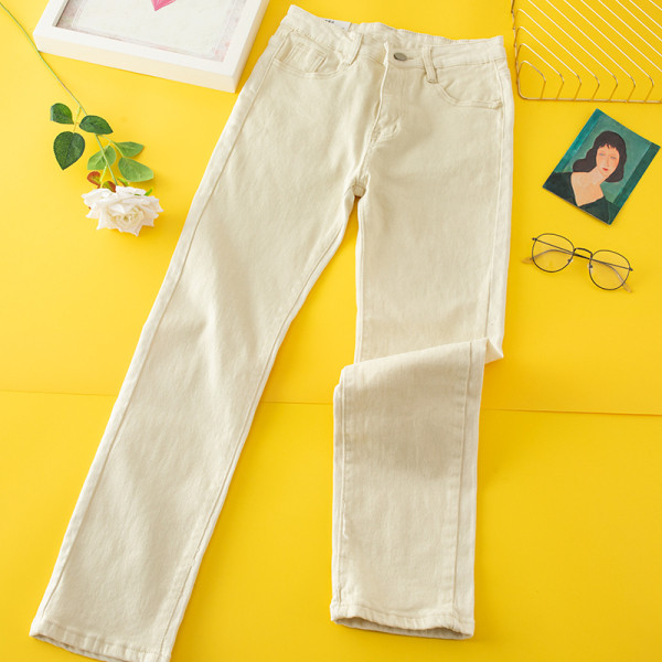 Модерен дамски панталон от деним и висока талия