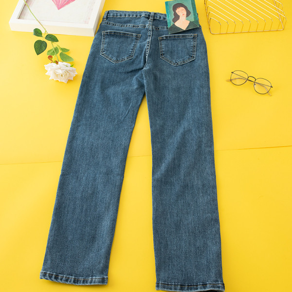 Модерен дамски панталон от деним и висока талия