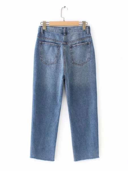 Дамски широки дънки с асиметрично закопчаване