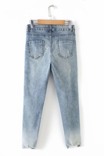 Σλιμ μοντέλο τζιν με σκισμένα μοτίβα για γυναίκες