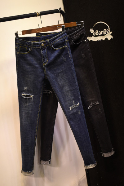 Μοντέρνα γυναικεία τζιν με ψηλή μέση - σε μπλε και μαύρο  χρώμα