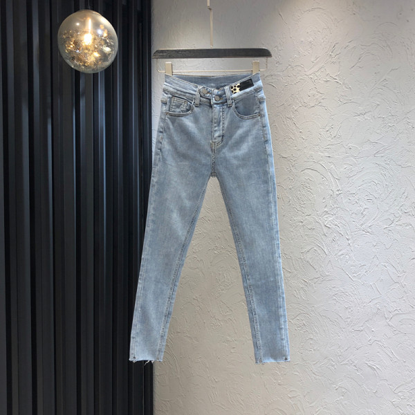 Γυναικεία τζιν σε δύο χρώματα με ψηλή μέση και τσέπες