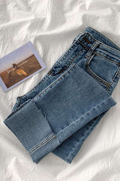 Γυναικεία μοντέρνα τζιν με ψηλή μέση