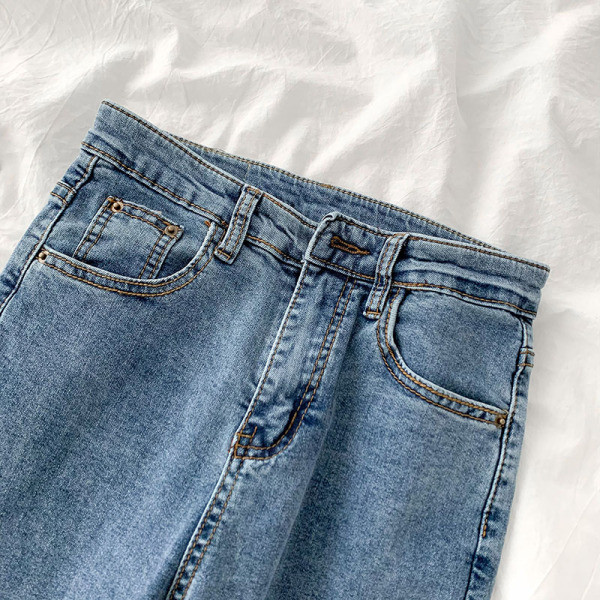 Γυναικεία μοντέρνα τζιν με ψηλή μέση