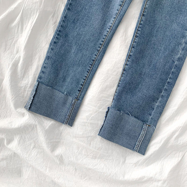 Γυναικεία μοντέρνα τζιν με ψηλή μέση