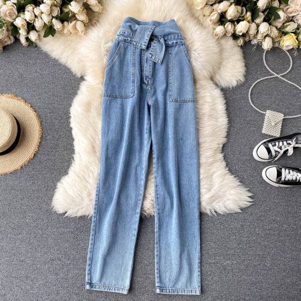 Ευρύ μοντέλο γυναικεία τζιν με ψηλή μέση και τσέπες