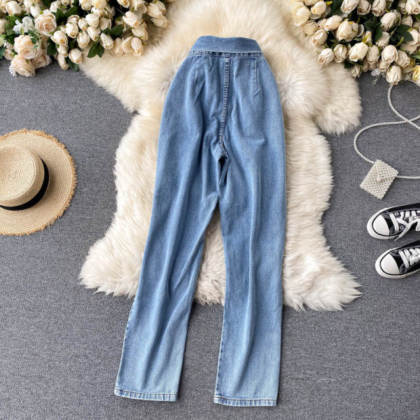 Ευρύ μοντέλο γυναικεία τζιν με ψηλή μέση και τσέπες