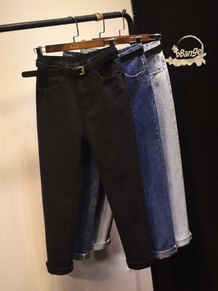 Νέο μοντέλο γυναικείας φαρδιά τζιν με ψηλή μέση