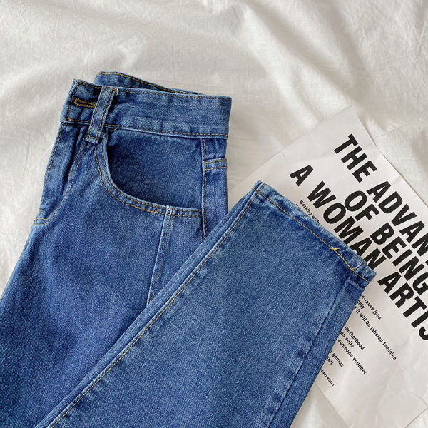 Νέο μοντέλο γυναικείοα τζιν με τσέπες