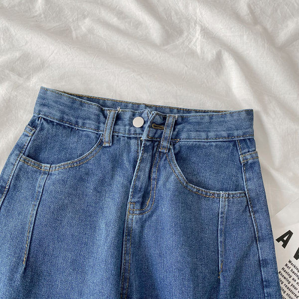 Νέο μοντέλο γυναικείοα τζιν με τσέπες