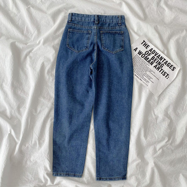 Νέο μοντέλο γυναικείοα τζιν με τσέπες