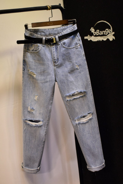 Rebenenud elementidega naiste teksapükste uus mudel - hele denim