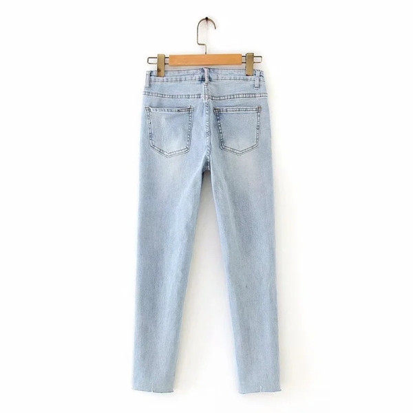 Rebenenud motiividega suviste liibuvate teksade uus mudel