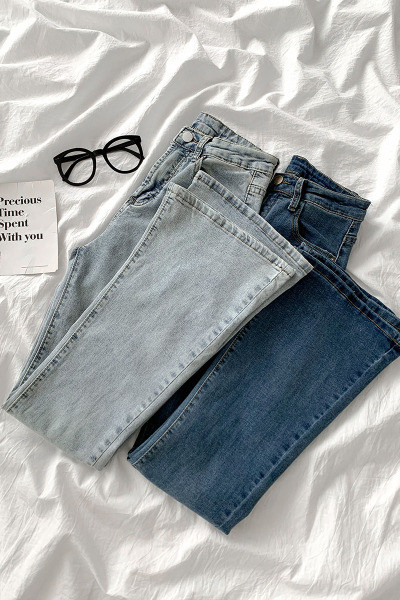 Μοντέρνα γυναικεία τζιν τύπου 