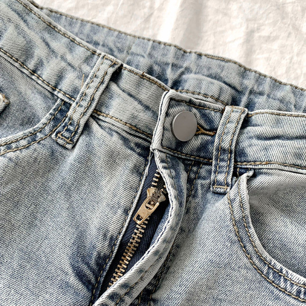 Μοντέρνα γυναικεία τζιν τύπου 