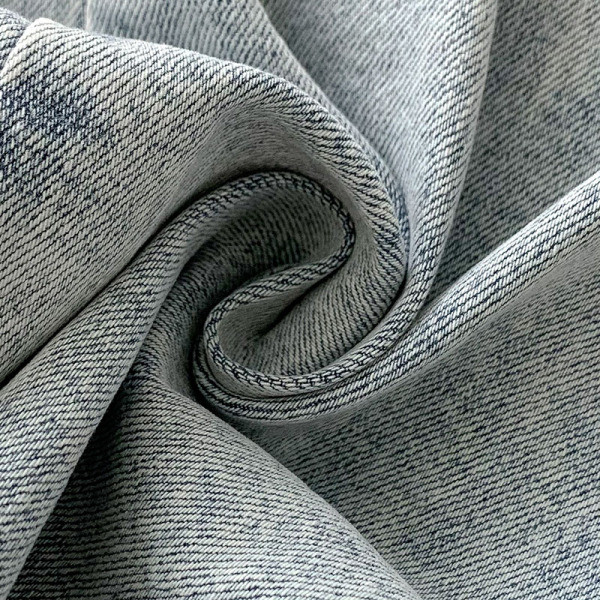 Μοντέρνα γυναικεία τζιν τύπου 