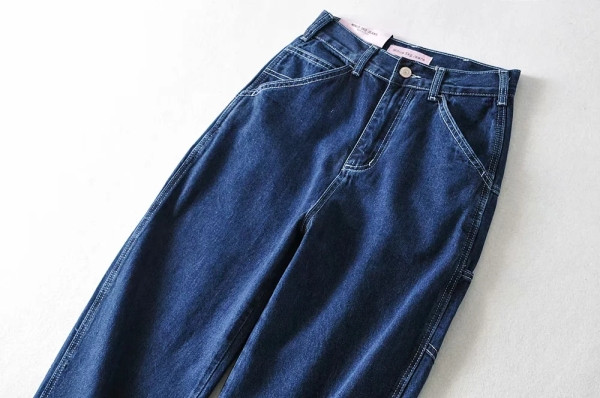 Φαρδύ μοντέλο τζιν με υψηλή μέση σε μπλε χρώμα