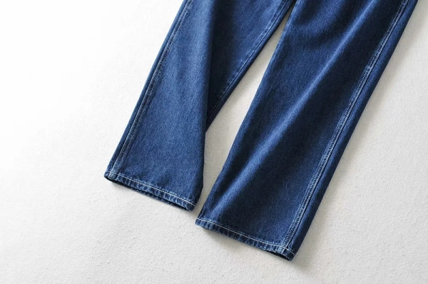 Φαρδύ μοντέλο τζιν με υψηλή μέση σε μπλε χρώμα