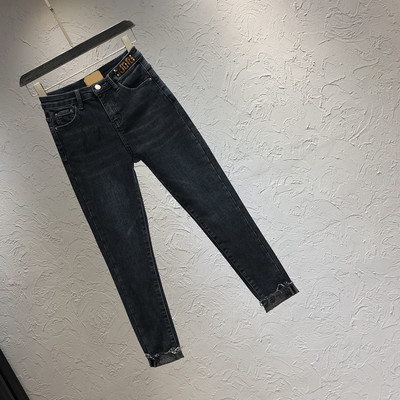 Κλασικό μοντέλο γυναικεία τζιν με τσέπες και ψηλή μέση σε μπλε χρώμα